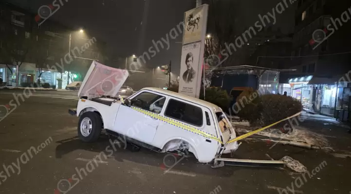 Ավտովթար Երևանում․ բախվել են «Mercedes»-ն ու «VAZ» 2121-ը․ վերջինի հետևի 2 անվահեծանները կոտրվել ու շպրտվել են․ կան վիրավորներ․ ՖՈՏՈՌԵՊՈՐՏԱԺ, ՏԵՍԱՆՅՈՒԹ