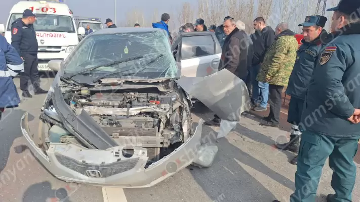 Ավտովթար՝ Արարատի մարզում․ Հովտաշեն գյուղի վարչական տարածքում բախվել են «Honda Fit»-ը և «ՈւԱԶ 452»-ը․ կա վիրավոր․ օպերատիվ են գործել շտապօգնության բժիշկները, փրկարարները ու պարեկները․ ՖՈՏՈՌԵՊՈՐՏԱԺ, ՏԵՍԱՆՅՈւԹ