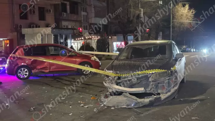 Ավտովթար Երևանում․ Կոմիտասի պողոտա – Վրացական փողոցի խաչմերուկում բախվել են «Nissan»-ը և «Honda»- ն․ կա վիրավոր․ ՖՈՏՈՌԵՊՈՐՏԱԺ, ՏԵՍԱՆՅՈՒԹ