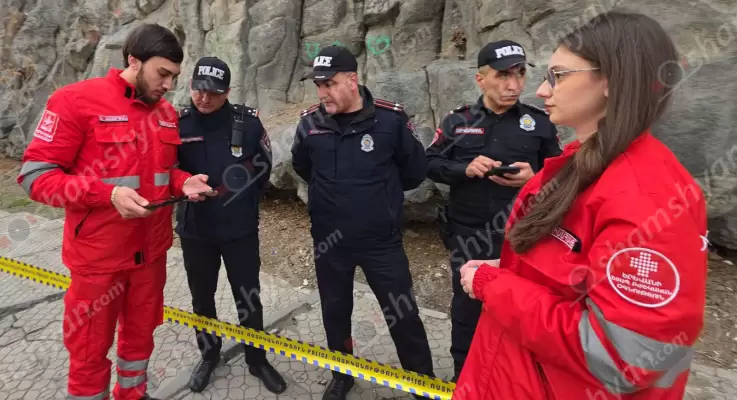 Ողբերգական դեպք՝ Երևանում․ Սուրբ Սարգիս եկեղեցու դիմաց, դեպի ձոր իջնող աստիճանների մոտ հայտնաբերվել է տղամարդու մարմին․ ՖՈՏՈՌԵՊՈՐՏԱԺ, ՏԵՍԱՆՅՈՒԹ