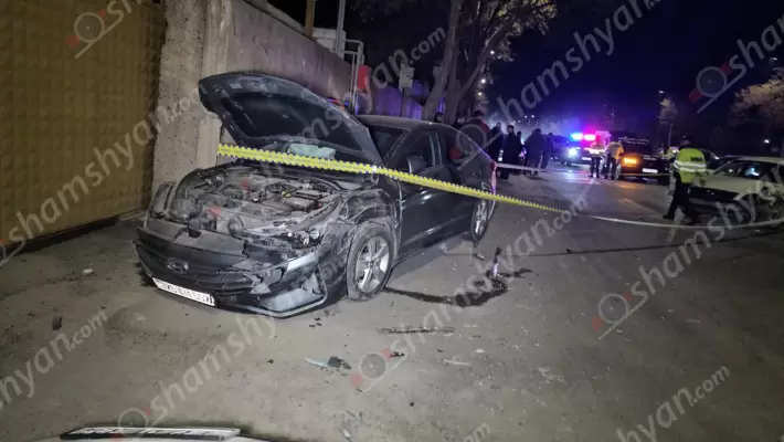 Ավտովթար՝ Երևանում․ Արցախի պողոտայում բախվել են «Nissan Teana»-ն, «Opel Astra»-ն և «Hyundai Elantra»-ն․ վերջինը հայտնվել է հետիոտնի համար նախատեսված մայթին․ վիրավորին հիվանդանոց են տեղափոխել պարեկները՝ ծառայողական ավտոմեքենայով․ ՖՈՏՈՌԵՊՈՐՏԱԺ, ՏԵՍԱՆՅՈՒԹ