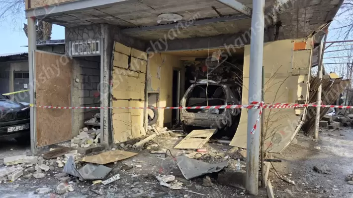 Պայթյուն-փլուզում՝ Երևանի Ջրվեժ թաղամասում. կա վիրավոր, վնասվել են 8 ավտոմեքենաներ․ ժամանել են Երևանի փրկարարական վարչության պետը, տեղակալն ու Նոր Նորքի թաղապետը. ՖՈՏՈՌԵՊՈՐՏԱԺ, ՏԵՍԱՆՅՈւԹ