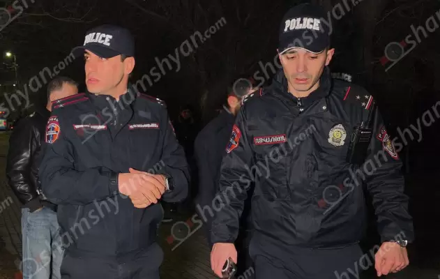 Արտակարգ դեպք՝ Երևանում. հրդեհ է բռնկվել «Mercedes»-ում. ՊԾ Երևանի գնդի պարեկներն ու Մաշտոցի համայնքային ոստիկանները կանխել են 2 վարորդների ծեծկռտուքն ու վրեժխնդրությունը. պատճառը եղել է կասկածելի անձնական խնդիրը. ՖՈՏՈՌԵՊՈՐՏԱԺ, ՏԵՍԱՆՅՈւԹ