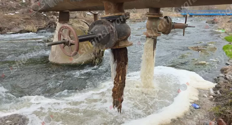 Վանդալիզմ՝ Կոտայքի մարզում․ «Արգել ՀԷԿ»-ի մոտով անցնող կոյուղատարից կեղտաջրերը լցվում են Հրազդան գետը. տիրում է գարշահոտ վիճակ, կենդանական աշխարհն ու բնությունն էլ ոչնչանում են. պատասխանատուները «ուղտի ականջում քնած են». ՖՈՏՈՌԵՊՈՐՏԱԺ, ՏԵՍԱՆՅՈւԹ