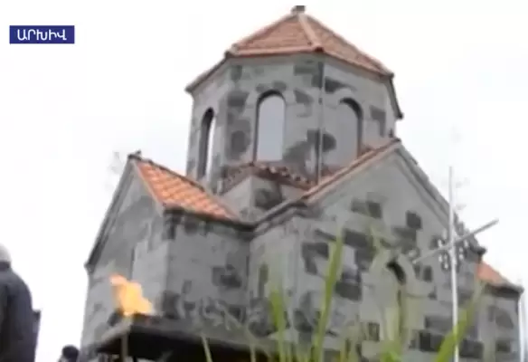 Չգործող եկեղեցին վերակառուցվել է ընտանիքի հոր՝ Սարգիս Կարապետյանի նախաձեռնությամբ
