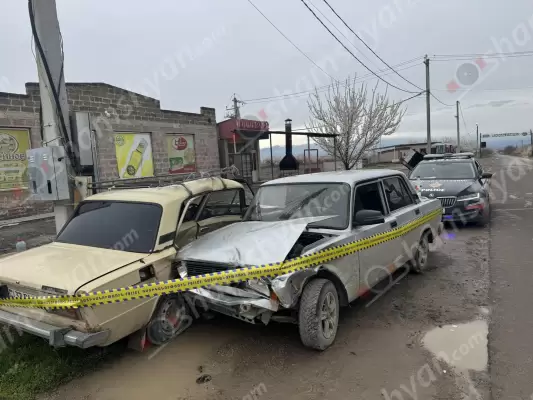 Ավտովթար՝ Արարատի մարզում. Քաղցրաշեն գյուղում բախվել են «ՎԱԶ 2106»-ն ու «ՎԱԶ 2107»-ը. կա վիրավոր. ՖՈՏՈՌԵՊՈՐՏԱԺ, ՏԵՍԱՆՅՈւԹ