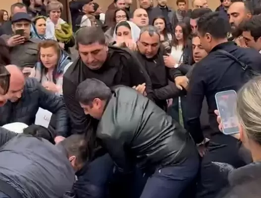 Դավիթը դեռ թույլ է ուշագնացությունից հետո, մայրը ներկայացրել է հիվանդության դրսևորումները. փաստաբան․ NEWS.am