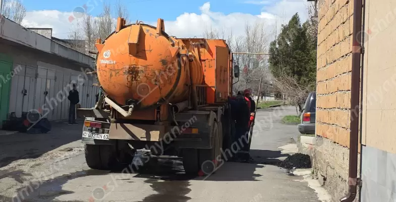 «Վեոլիա ջուր» ընկերությունը օպերատիվորեն օգնության ձեռք մեկնեց աբովյանցիներին․ 3-րդ միկրոշրջանում մի քանի դիտահորեր, որոնք լցված էին կեղտով, մաքրվեցին․ ՖՈՏՈՌԵՊՈՐՏԱԺ, ՏԵՍԱՆՅՈՒԹԵՐ