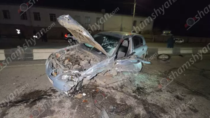 Խոշոր ավտովթար Երևանում․ Իսակով պողոտայում՝ ՀՀ ՆԳՆ ոստիկանության զորքերի զորամասի դիմաց բախվել են «Nissan X-Trail»-ը, «Ford»-ը, մեկ այլ «Nissan»-ը․1 հոգի տեղափոխվել է հիվանդանոց,4 հոգու բժիշկները տեղում բուժօգնություն են ցուցաբերել․ՖՈՏՈՌԵՊՈՐՏԱԺ, ՏԵՍԱՆՅՈՒԹ