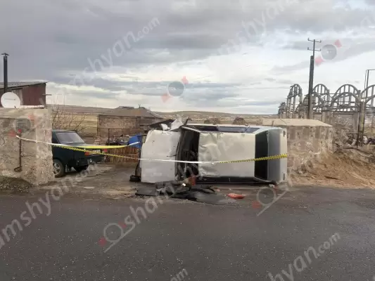 Ավտովթար՝ Գեղարքունիքի մարզում․ Գավառում 52-ամյա վարորդը առանց համարանիշների «ՎԱԶ 21099»-ով բախվել է բնակչի տան քարե պարսպին և կողաշրջվել․ կա վիրավոր․ ՖՈՏՈՌԵՊՈՐՏԱԺ,ՏԵՍԱՆՅՈՒԹ