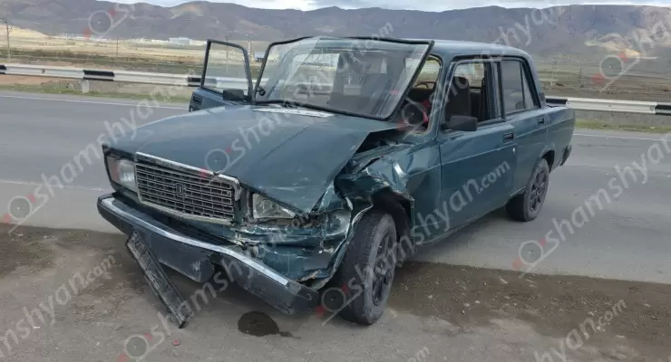 Ավտովթար Արարատի մարզում․ Զոդի կամրջի հարևանությամբ բախվել են «Mercedes»-ն ու «ՎԱԶ 2107»-ը․ ՖՈՏՈՌԵՊՈՐՏԱԺ, ՏԵՍԱՆՅՈՒԹ