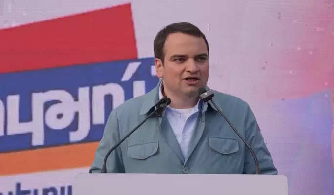 Պետք է կառավարիչ, որը ռիլ չի անում, այլ նստում է ու գործ է անում․ Նարեկ Կարապետյան