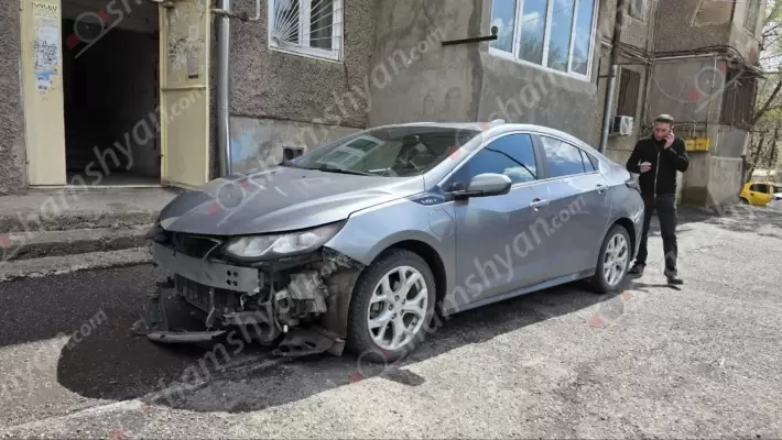 Երևանի Նոր Նորք վարչական շրջանում հերթական անգամ թալանել են քաղաքացու «Chevrolet Volt»-ը. տուժածին պատճառվել է խոշոր չափի վնաս. դեպքը կբացահայտվի, թե ոչ, կախված է ոստիկանների պրոֆեսիոնալիզմից. ՖՈՏՈՌԵՊՈՐՏԱԺ, ՏԵՍԱՆՅՈւԹ