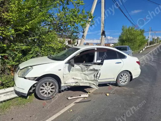 Ավտովթար՝ Կոտայքի մարզում. Արտաշատի խճուղում՝ «Խնոցի» ռեստորանային համալիրի հարևանությամբ, բախվել են «Lada»-ն և «Nissan Bluebird»-ը. վերջինը բախվել է երկաթե արգելապատնեշին և ծառին. կա վիրավոր. ՖՈՏՈՌԵՊՈՐՏԱԺ, ՏԵՍԱՆՅՈւԹ