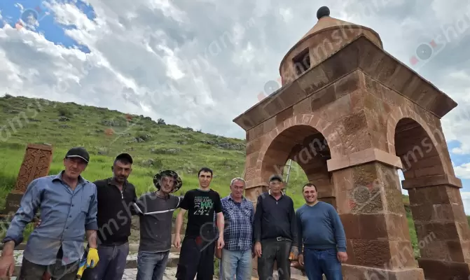 Սահմանային Բագրավան գյուղում, որտեղից հեռացվել է մոտ 100 բեռնատար շինարարական աղբ, հիմա արդեն Անիի վառ կարմիր հին քարերով վեր է խոյանում մի հրաշալի հուշակոթողային-եկեղեցական համալիր․ՖՈՏՈՌԵՊՈՐՏԱԺ, ՏԵՍԱՆՅՈՒԹ