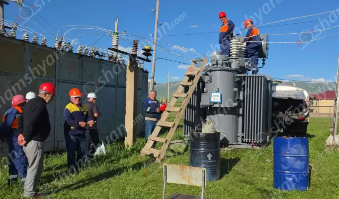 Արագածոտնի մարզի 12 գյուղերի բնակիչներ ասում էին. «Հալալ է ՀԷՑ-ի ժամանակավոր կառավարիչ Ռոմանոս Պետրոսյանին և Մուսալեռ մասնաճյուղի աշխատակիցներին. 12 ժամը չլրացած՝ կայծակից վնասված էլեկտրաենթակայանի տրանսֆորմատորը փոխարինեցին նորով». ՖՈՏՈՌԵՊՈՐՏԱԺ,ՏԵՍԱՆՅՈւԹ