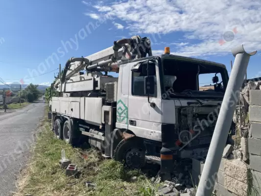 Ավտովթար՝ Կոտայքի մարզում․ Քանաքեռավանում 41-ամյա վարորդը «Mercedes» մակնիշի բեռնատարով բախվել է քարե պարսպին և գազատար խողովակներին․ ՖՈՏՈՌԵՊՈՐՏԱԺ, ՏԵՍԱՆՅՈՒԹ
