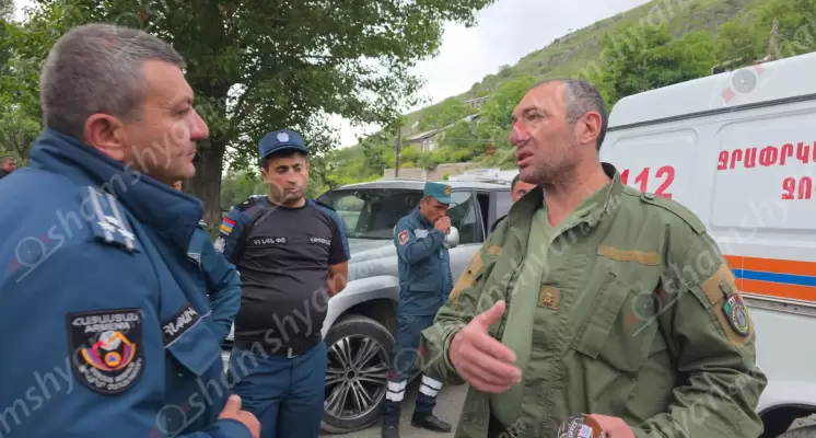 Փամբակ գետում Սևանի 4 և Հատուկ փրկարարական աշխատանքների իրականացման կենտրոնի 2 ջրասուզակներ շարունակում են 13-ամյա աղջկա որոնողական աշխատանքները, որոնք ղեկավարում են ՀՆՓԱԻԿ-ի պետն ու Լոռու մարզային փրկարարական վարչության պետը․ ՖՈՏՈՌԵՊՈՐՏԱԺ, ՏԵՍԱՆՅՈՒԹԵՐ