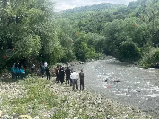 Առեղծվածային ու ողբերգական դեպք՝ Լոռու մարզում․ Փամբակ գետում հայտնաբերվել է տղամարդու մարմին. փրկարարները հատուկ ճոպանների միջոցով փորձում են այն դուրս բերել. հայտաբերվել է նաև ավտոմեքենա, որոնվում է 2-րդ ջրահեղձ եղած քաղաքացին. ՖՈՏՈՌԵՊՈՐՏԱԺ, ՏԵՍԱՆՅՈւԹ