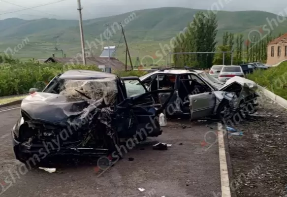 Խոշոր ավտովթար՝ Գեղարքունիքի մարզում. Գեղամավան գյուղի մուտքի մոտ բախվել են «Audi»-ն և «Lada»-ն․ 9 վիրավորներից 3-ն անչափահասներ են. ՖՈՏՈՌԵՊՈՐՏԱԺ, ՏԵՍԱՆՅՈւԹ