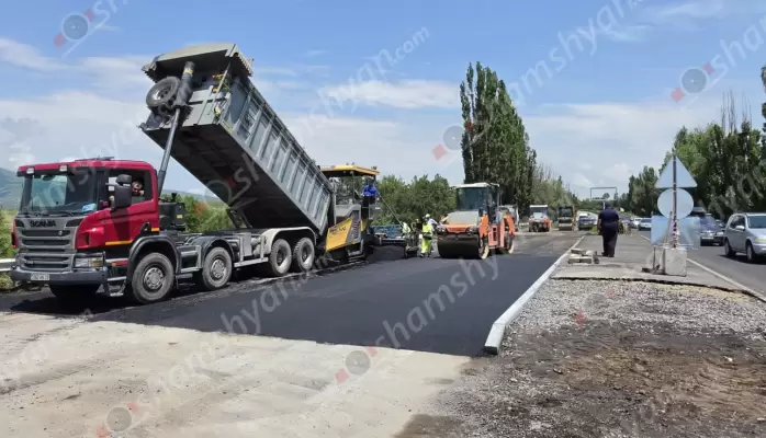 Կոտայքի մարզում կայծակի հարվածից փլուզված կամրջի վրայով վաղվանից երթևեկությունը կվերականգնվի․ փոխվել են հենապատերն ու բետոնե ծածկը, ասֆալտապատումն էլ մոտենում է ավարտին. ՖՈՏՈՌԵՊՈՐՏԱԺ, ՏԵՍԱՆՅՈւԹԵՐ