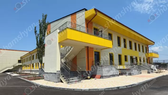 ՀՀ կառավարության ֆինանսավորմամբ Արմավիրի մարզի Երասխահուն բնակավայրում կառուցվում է միջազգային չափանիշներին համապատասխան դպրոց ու մանկապարտեզ. Գյուղը մանկապարտեզ չի ունեցել անգամ սովետական տարիներին. ՖՈՏՈՌԵՊՈՐՏԱԺ, ՏԵՍԱՆՅՈՒԹ