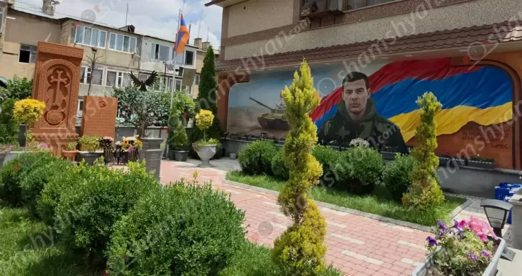 Ձեզ բացակա չենք դնի. Բյուրեղավանում արցախյան պատերազմներում նահատակված, լեգենդ դարձած հերոսների հիշատակը հավերժացնող պանթեոնը դարձել է սրբատեղի, որտեղ այցելուների պակաս չկա, ովքեր ծաղիկներ են խոնարհում. ՖՈՏՈՌԵՊՈՐՏԱԺ, ՏԵՍԱՆՅՈՒԹ