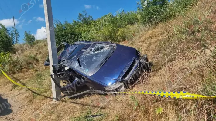 Խոշոր ավտովթար՝ Տավուշի մարզում․ Կողբում 48-ամյա վարորդը «Opel Zafira»-ով բախվել է երկաթե արգելապատնեշներին և մոտ 100 մետր գլորվելով հայտնվել ձորում․ 2 վիրավորները անչափահասներ են․ ՖՈՏՈՌԵՊՈՐՏԱԺ, ՏԵՍԱՆՅՈՒԹ