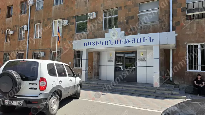 Խուլիգանության դեպք՝ Արմավիրի մարզում․ 17-ամյա տղան «Էլինար» ռեստորանային համալիրում բանակի քեֆի ժամանակ հորը պատկանող ատրճանակից կրակոցներ է արձակել