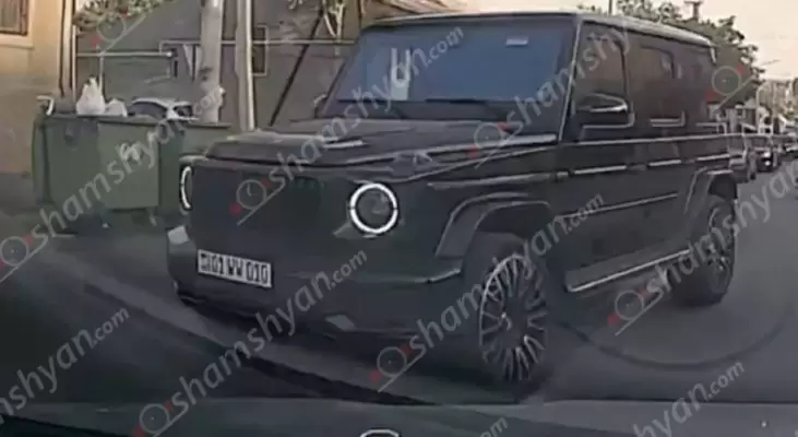 ԲԱՑԱՌԻԿ ՏԵՍԱՆՅՈՒԹ. ՊԾ Երևան քաղաքի գնդի պարեկները տաք հետքերով հայտնաբերեցին Երևանում կոպիտ կերպով երթևեկության կանոնները խախտած, հանդիպակաց երթևեկելի գոտի դուրս եկած «յաշիկավարին». ՖՈՏՈՌԵՊՈՐՏԱԺ