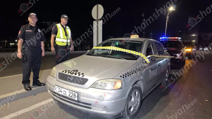 Երևանում «Opel»-ը Հաղթանակ զբոսայգու ստորգետնյա անցման մոտ վրաերթի է ենթարկել փողոցը չթույլատրելի հատվածով անցնող հետիոտնին․ Երևանի 1-03 շտապօգնության բժիշկների շնորհիվ հնարավոր է եղել փրկել նրա կյանքը․ ՖՈՏՈՌԵՊՈՐՏԱԺ, ՏԵՍԱՆՅՈՒԹ