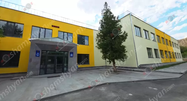 Կառավարությունը ոչ թե կառուցել, այլ հիմնանորոգել է սովետական տարիներից գործող, սակայն անբարեկարգ վիճակում գտնվող՝ Մալիշկա գյուղի Լոմոնոսովի անվան միջնակարգ դպրոցը. թե՛ դպրոցին, թե՛ մարզադաշտին կնախանձեն շատ մարզերում. ՖՈՏՈՌԵՊՈՐՏԱԺ, ՏԵՍԱՆՅՈւԹ