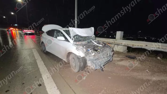 Ավտովթար՝ Արագածոտնի մարզում․ «Hyundai»-ն Աշտարակի կամրջի հարևանությամբ հայտնվել է ջրափոսում, ապա բախվել երկաթե արգելապատնեշներին. ՖՈՏՈՌԵՊՈՐՏԱԺ, ՏԵՍԱՆՅՈՒԹ