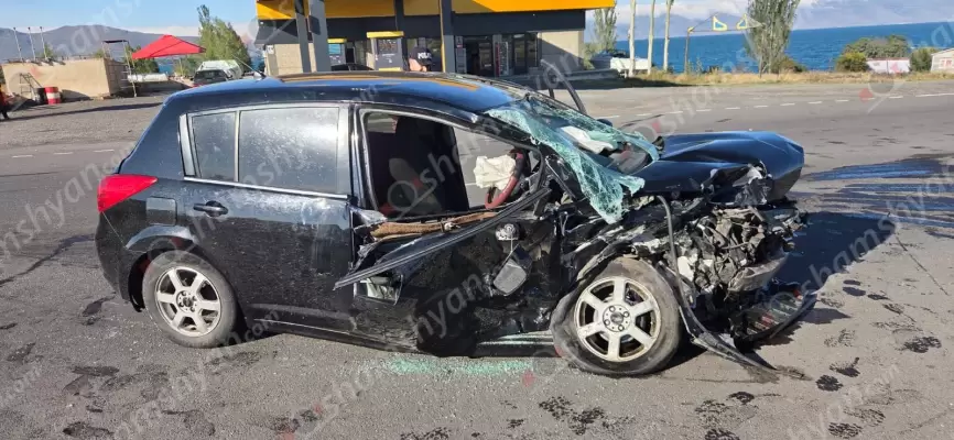 Գեղարքունիքի մարզում տեղի ունեցած ավտովթարի հետևանքով հիվանդանոց տեղափոխված վարորդներից մեկը գիտակցության չգալով մահացել է․ հայտնի է 3 վիրավորների ինքնությունը․ մահացածը դեպքից օրեր առաջ էր զավակ ունեցել․ ՖՈՏՈՌԵՊՈՐՏԱԺ, ՏԵՍԱՆՅՈւԹ
