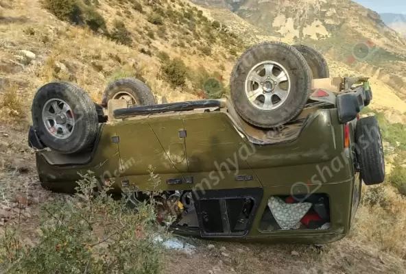 Ավտովթար՝ Վայոց ձորի մարզում․ Սմբատաբերդ տանող ճանապարհին «ՈւԱԶ»-ը դուրս է եկել երթևեկելի գոտուց և մոտ 40 մետր գլորվելով գլխիվայր հայտնվել ձորում․ Բելառուսիայի 6 քաղաքացիներ մարմնական վնասվածքներով տեղափոխվել են հիվանդանոց․ ՖՈՏՈՌԵՊՈՐՏԱԺ, ՏԵՍԱՆՅՈւԹ