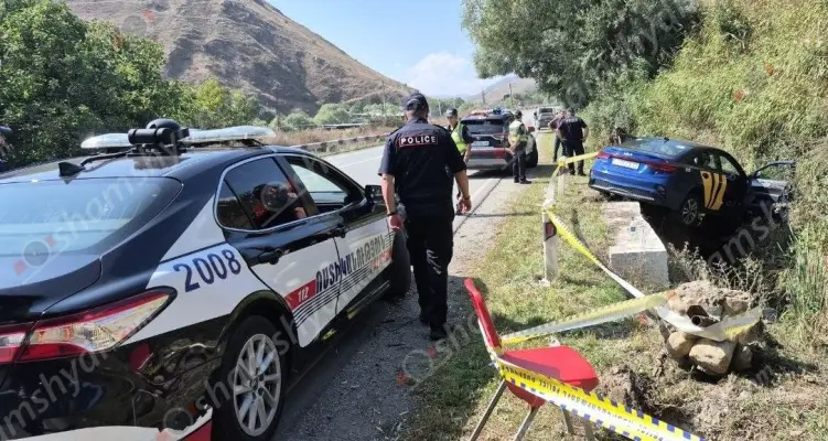 Ողբերգական դեպք՝ Լոռու մարզում․ Վանաձոր-Սպիտակ ավտոճանապարհին «Kia Forte»-ն բախվել է բետոնե արգելապատնեշներին և մասամբ հայտնվել ձորակում․ ըստ նախնական տեղեկությունների՝ վարորդն ընթացքի ժամանակ հանկարծամահ է եղել․ ՖՈՏՈՌԵՊՈՐՏԱԺ, ՏԵՍԱՆՅՈւԹ