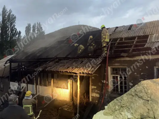 Ողբերգական դեպք՝ Գեղարքունիքի մարզում․ Ջիլ բնակավայրում հրշեջ-փրկարարները մարել են տանը առաջացած կրակը և ներսում հայտնաբերել տղամարդու մարմին․ ՖՈՏՈՌԵՊՈՐՏԱԺ, ՏԵՍԱՆՅՈւԹ