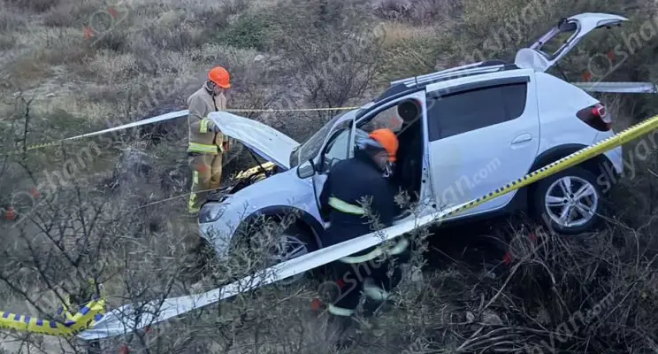 Ավտովթար՝ Վայոց ձորի մարզում․ «RENAULT»-ն դուրս է եկել երթևեկելի գոտուց, մի քանի պտույտ շրջվելով՝ հայտնվել է ձորում․ կա վիրավոր․ ՖՈՏՈՌԵՊՈՐՏԱԺ, ՏԵՍԱՆՅՈՒԹ