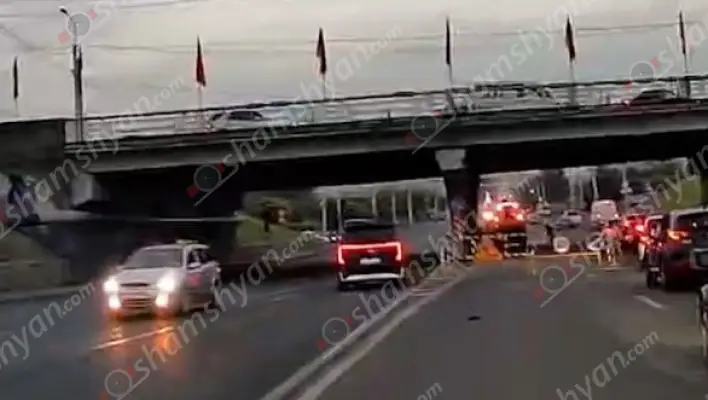 ԲԱՑԱՌԻԿ ՏԵՍԱՆՅՈւԹ. ՊԾ Երևանի գնդի հրամանատարի կարգադրությամբ՝ հետախուզական խմբի պարեկները տաք հետքերով հայտնաբերեցին Երևանում «Երեքնուկ» կամրջի տակով օտարերկրյա համարանիշներով հանդիպակաց երթևեկող վարորդին. ՖՈՏՈՌԵՊՈՐՏԱԺ