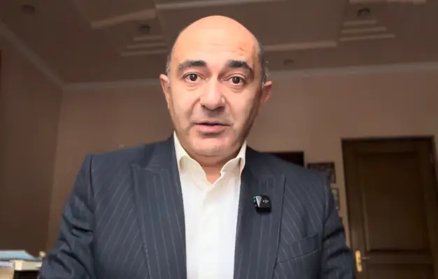Փաշինյանը բարձրացնում է խաղադրույքը․ Սահմանադրություն կամ արտահերթ ընտրություններ․ Էդմոն Մարուքյան