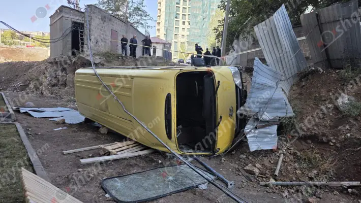 Խոշոր ավտովթար՝ Երևանում․ «Hyundai» ավտոբուսը Աճառյան փողոցում դուրս է եկել երթևեկելի գոտուց և կողաշրջվել․ Երևանի 103 շտապօգնության բժիշկները տեղում օգնություն են ցուցաբերել օտարերկրացի 11 վիրավորների և տեղափոխվել հիվանդանոցներ. ՖՈՏՈՌԵՊՈՐՏԱԺ, ՏԵՍԱՆՅՈւԹ