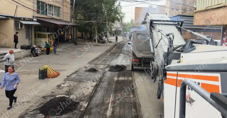 Կառավարության աջակցությամբ Աբովյանում շարունակվում է ճանապարհների հիմնանորոգումը. աշխատանքները չեն դադարում անգամ հանգստյան օրերին․ բնակիչներն ասում են՝ մեր քաղաքապետի շնորհիվ քաղաքը դառնում է անճանաչելի՝ դրական բոլոր իմաստներով. ՖՈՏՈՌԵՊՈՐՏԱԺ, ՏԵՍԱՆՅՈւԹԵՐ